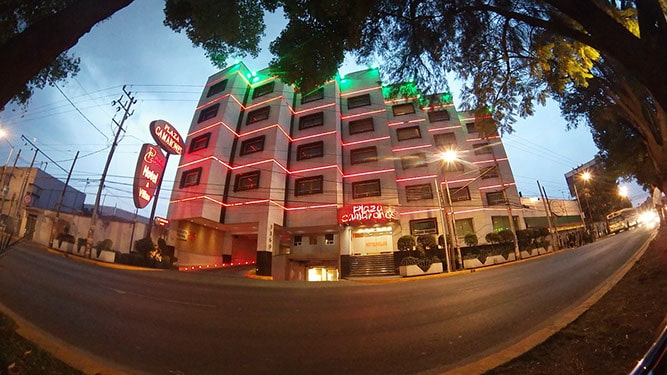 Motel Plaza Camarones CDMX Edificio